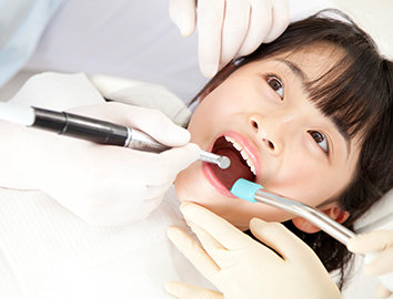 歯根の先端の治療